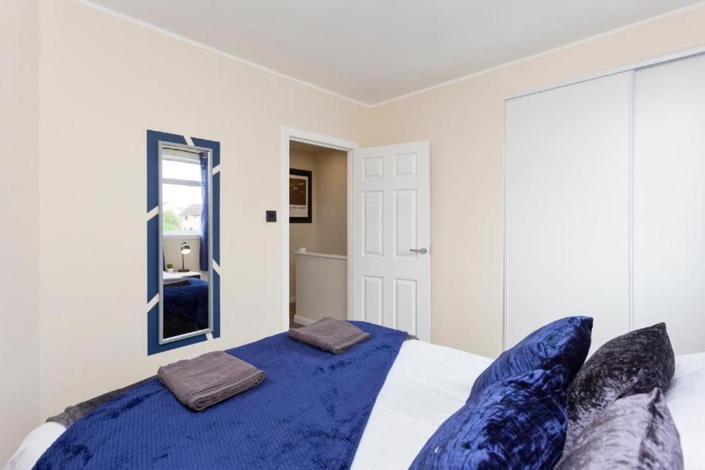 Stylish 3 Bed Edinburgh Abode - Parking And Garden Villa ภายนอก รูปภาพ