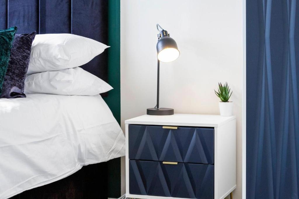 Stylish 3 Bed Edinburgh Abode - Parking And Garden Villa ภายนอก รูปภาพ